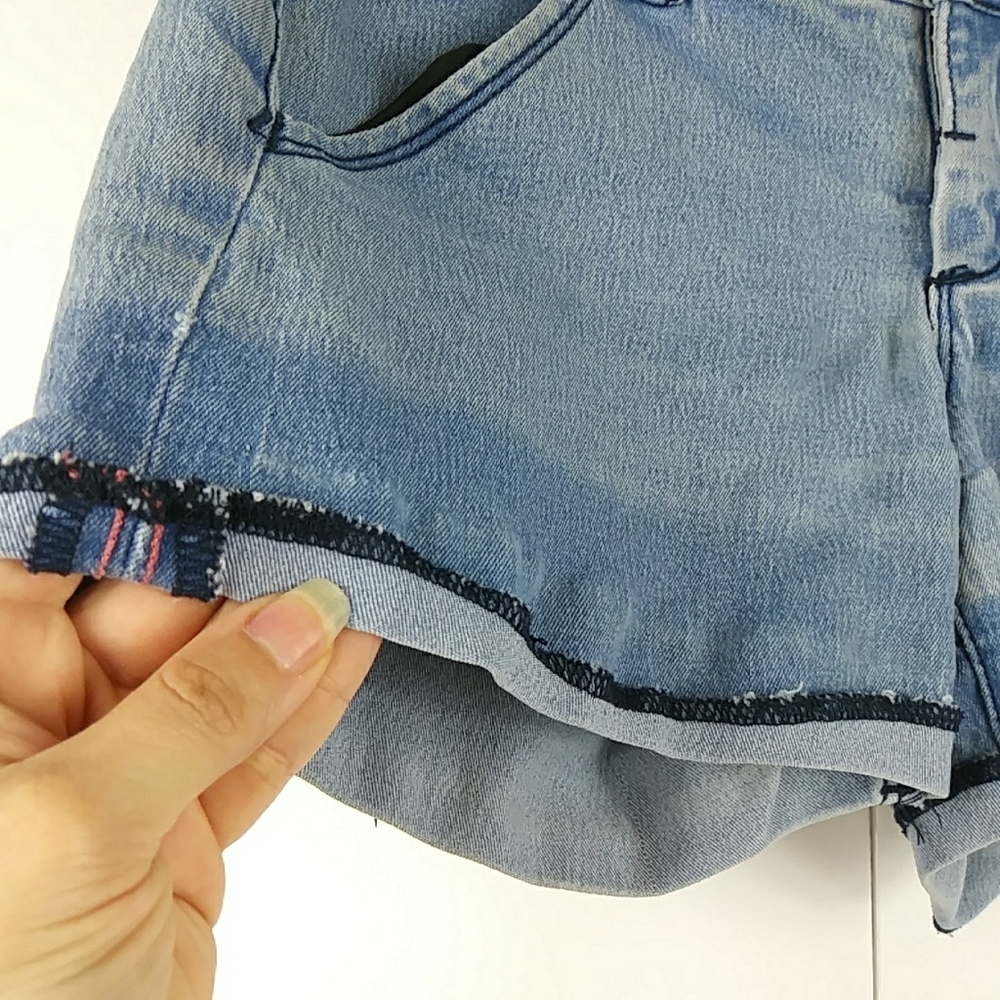 ⭐3/$30 2.1 Denim Light Wash Jean Shorts 26 - Picture 3 of 8
